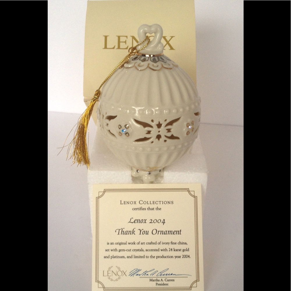 LENOX COLLECTIONS 2004 COLLECTIBLE ORNAMENT- RARE